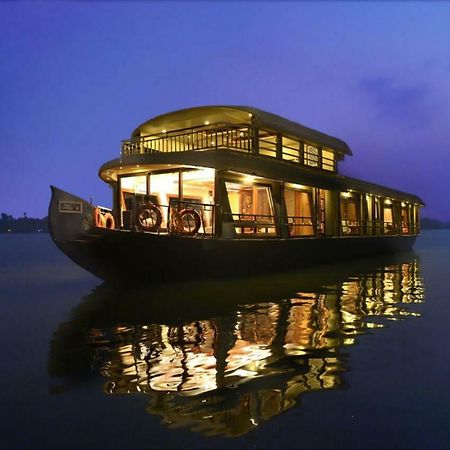 Готель Cosy Premium Houseboats Alappuzha Екстер'єр фото