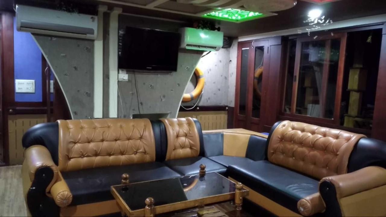 Готель Cosy Premium Houseboats Alappuzha Екстер'єр фото