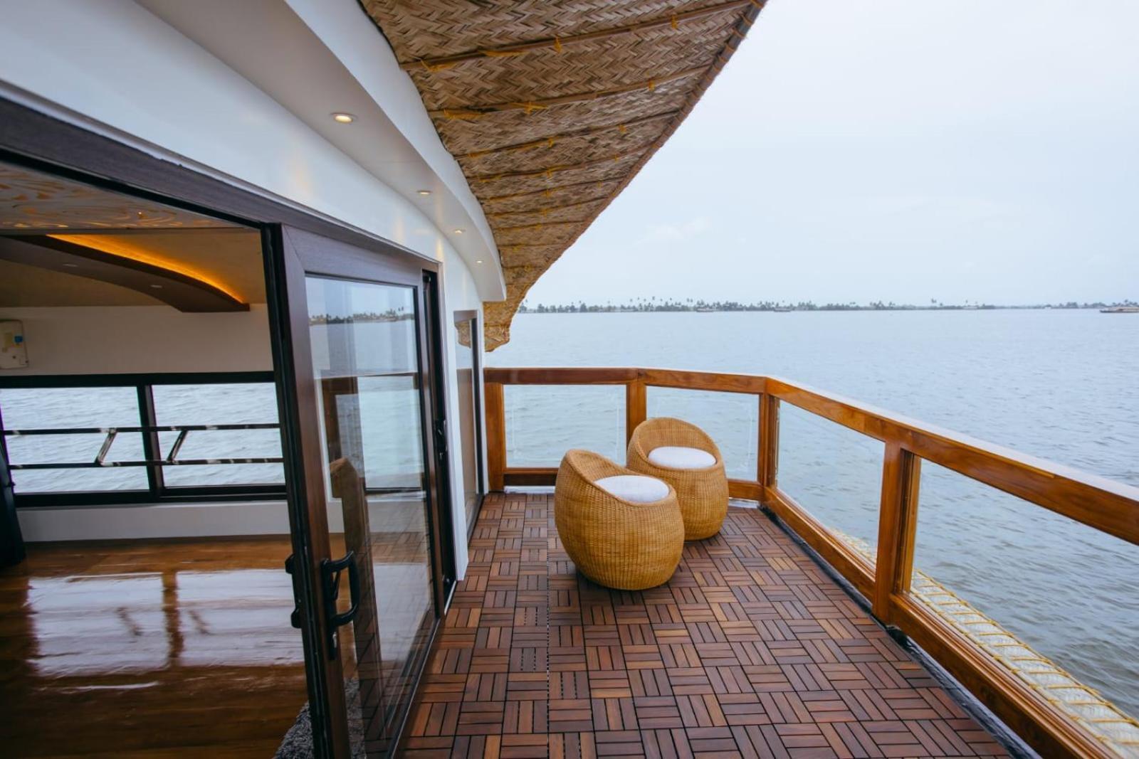 Готель Cosy Premium Houseboats Alappuzha Екстер'єр фото