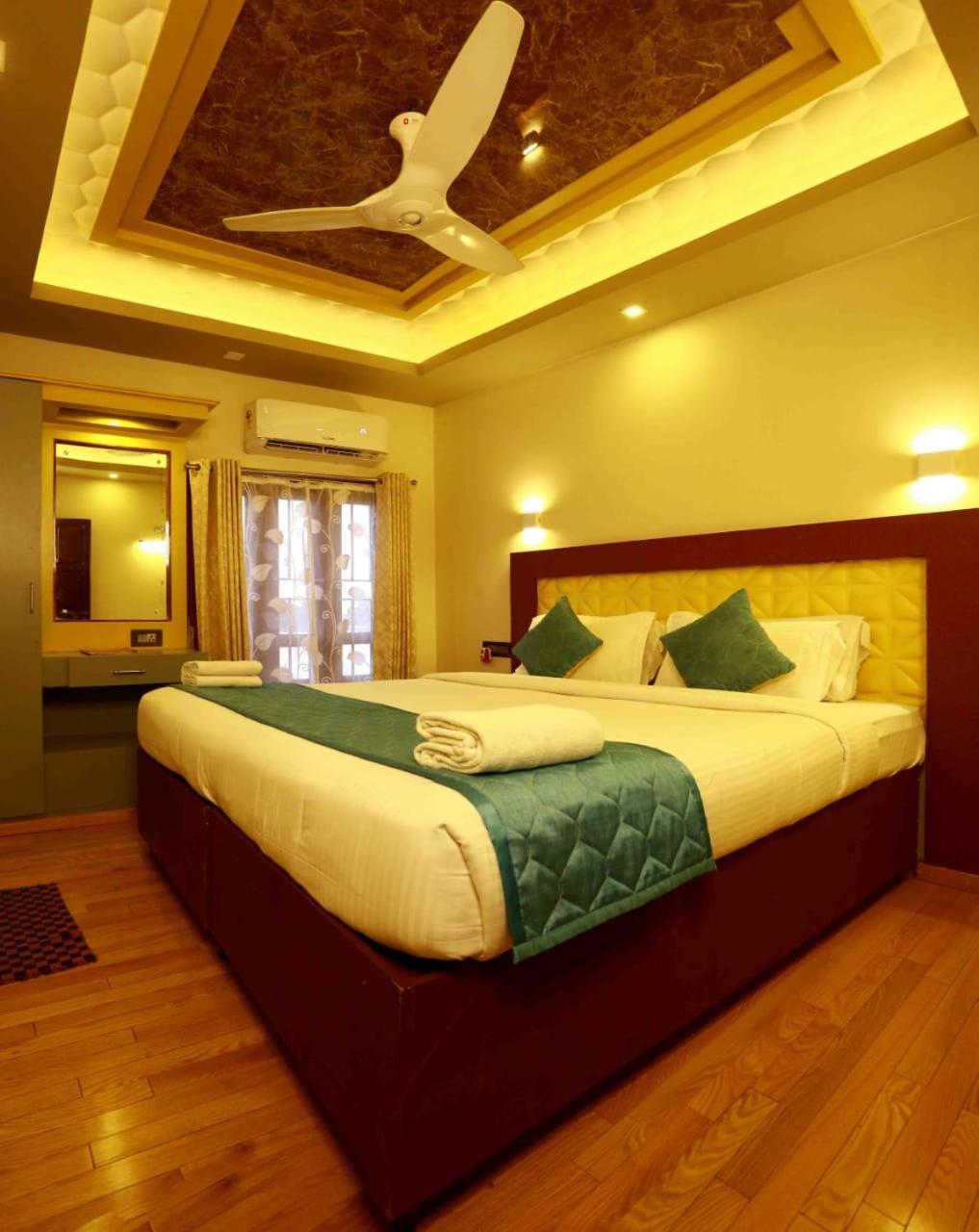 Готель Cosy Premium Houseboats Alappuzha Екстер'єр фото