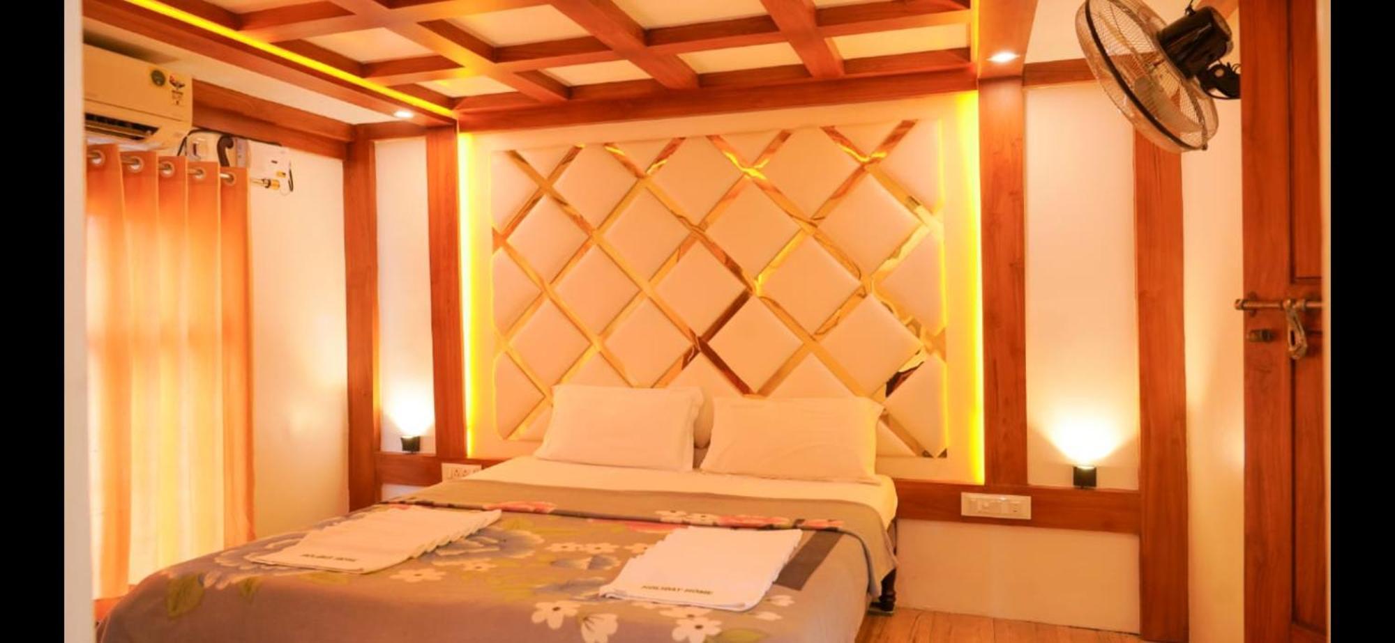 Готель Cosy Premium Houseboats Alappuzha Екстер'єр фото