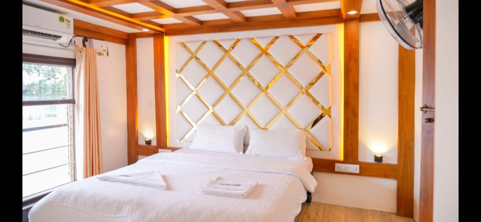 Готель Cosy Premium Houseboats Alappuzha Екстер'єр фото