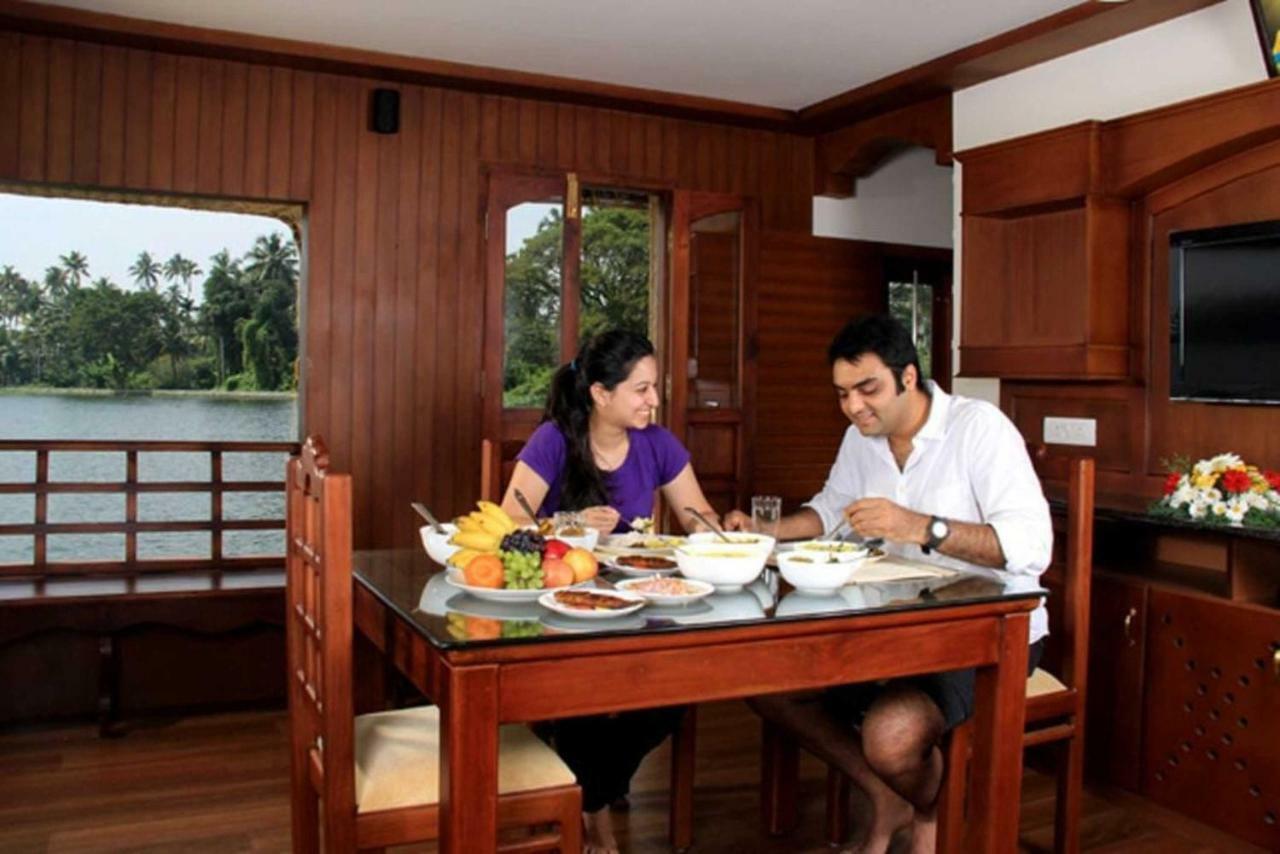 Готель Cosy Premium Houseboats Alappuzha Екстер'єр фото