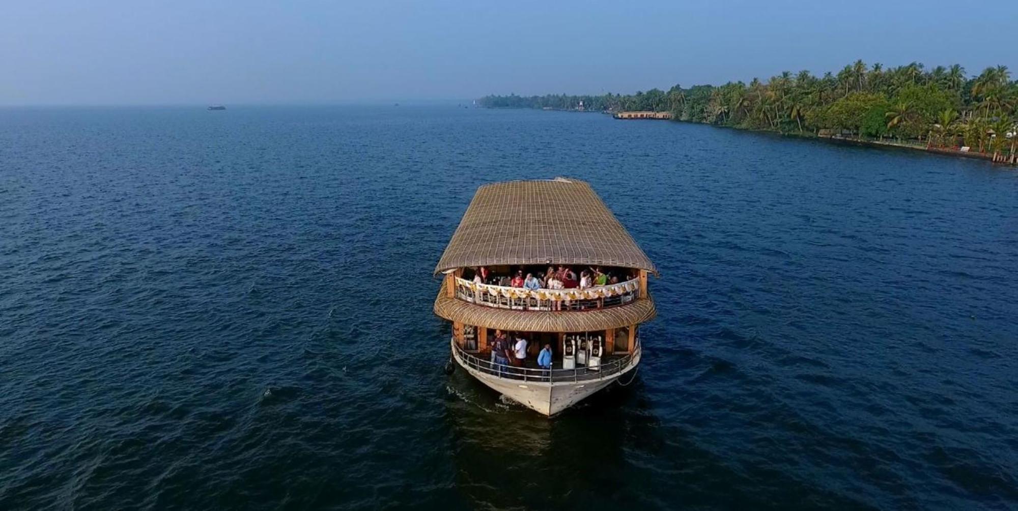 Готель Cosy Premium Houseboats Alappuzha Екстер'єр фото