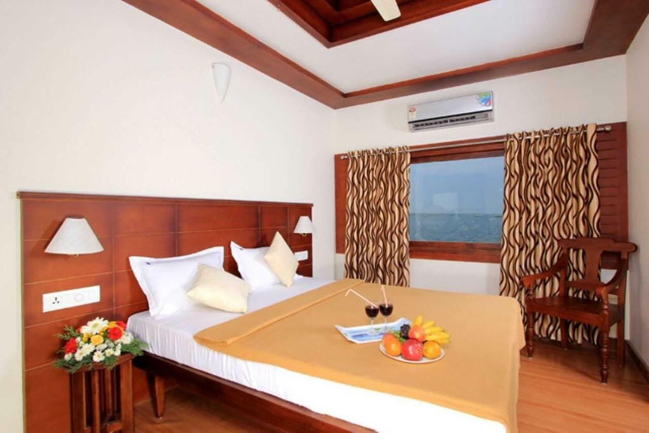 Готель Cosy Premium Houseboats Alappuzha Екстер'єр фото