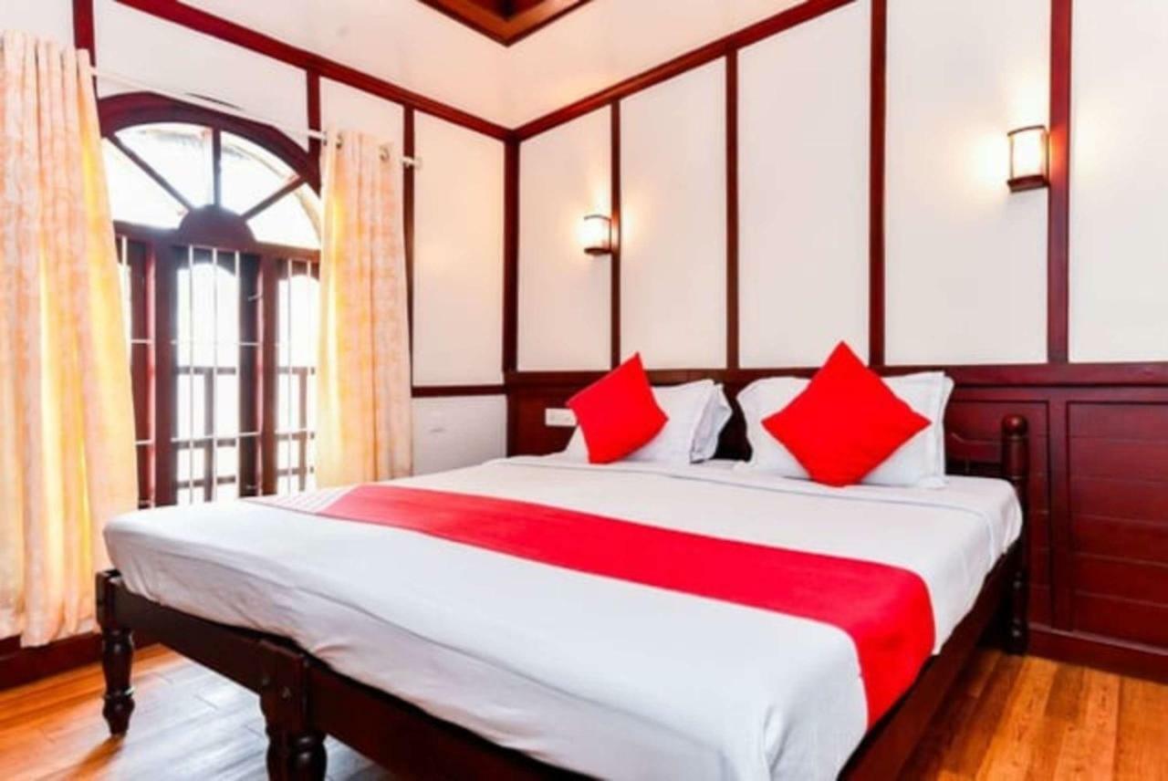 Готель Cosy Premium Houseboats Alappuzha Екстер'єр фото