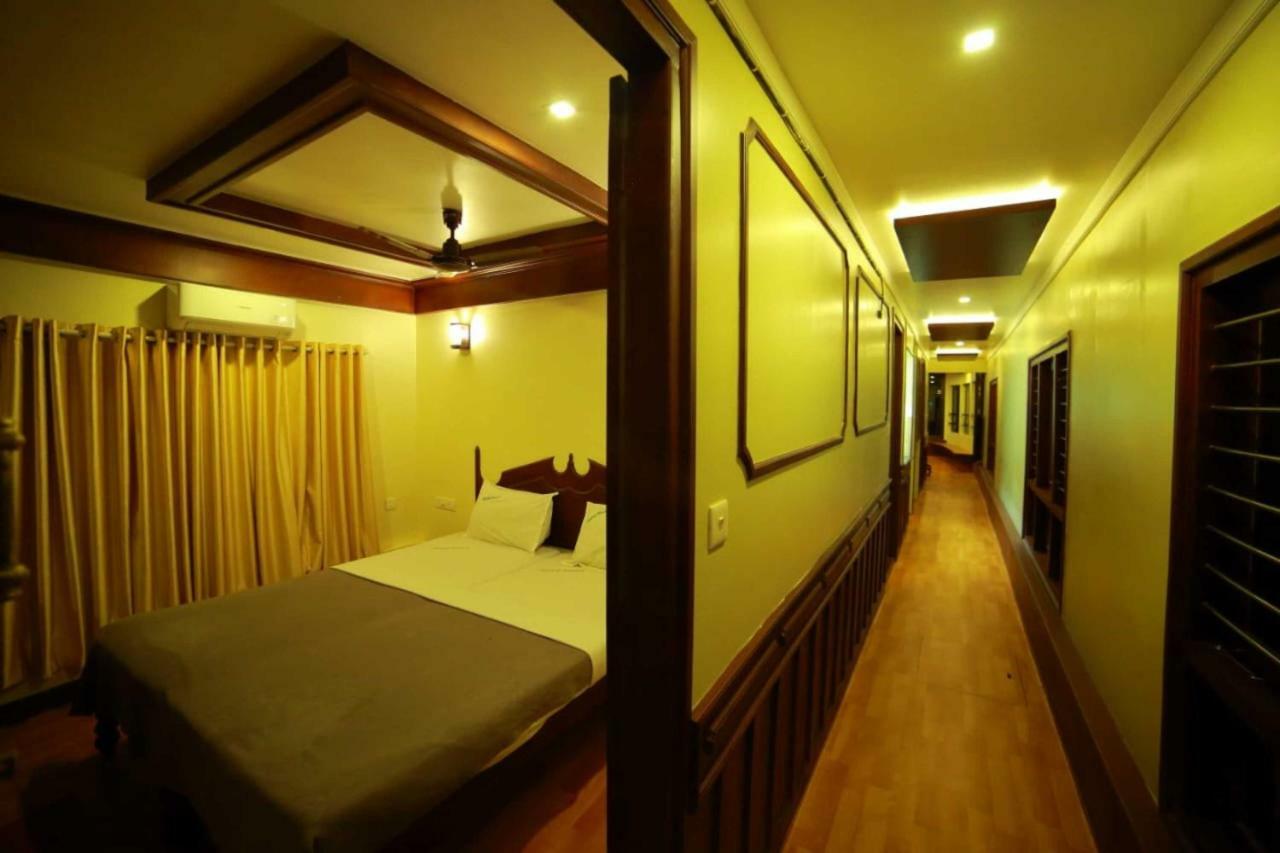 Готель Cosy Premium Houseboats Alappuzha Екстер'єр фото