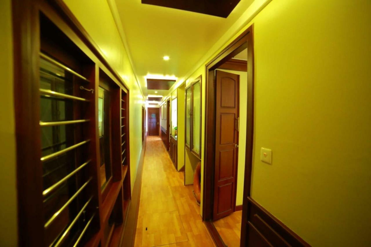 Готель Cosy Premium Houseboats Alappuzha Екстер'єр фото