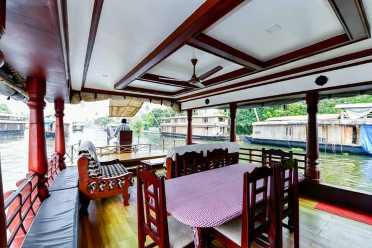 Готель Cosy Premium Houseboats Alappuzha Екстер'єр фото