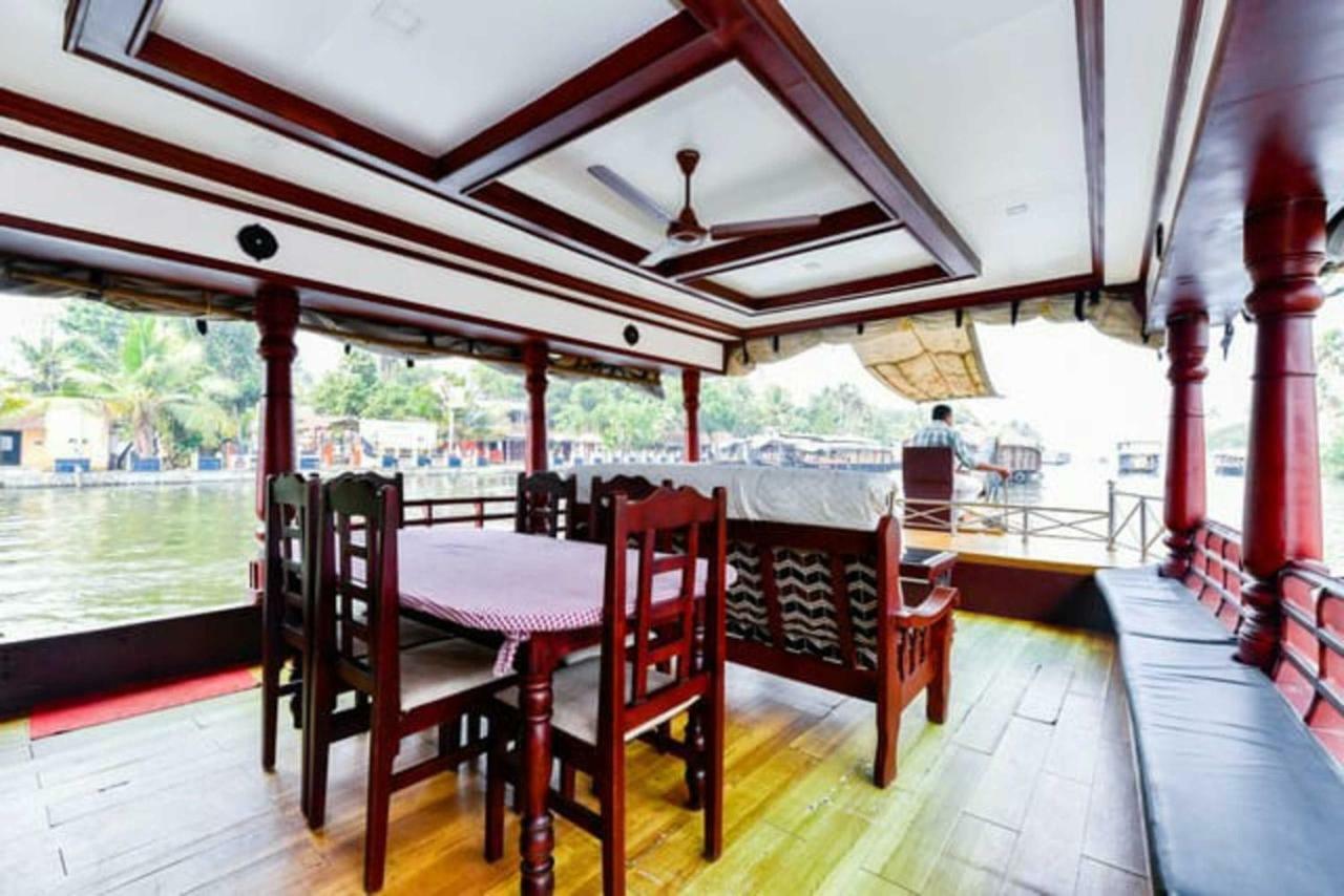 Готель Cosy Premium Houseboats Alappuzha Екстер'єр фото