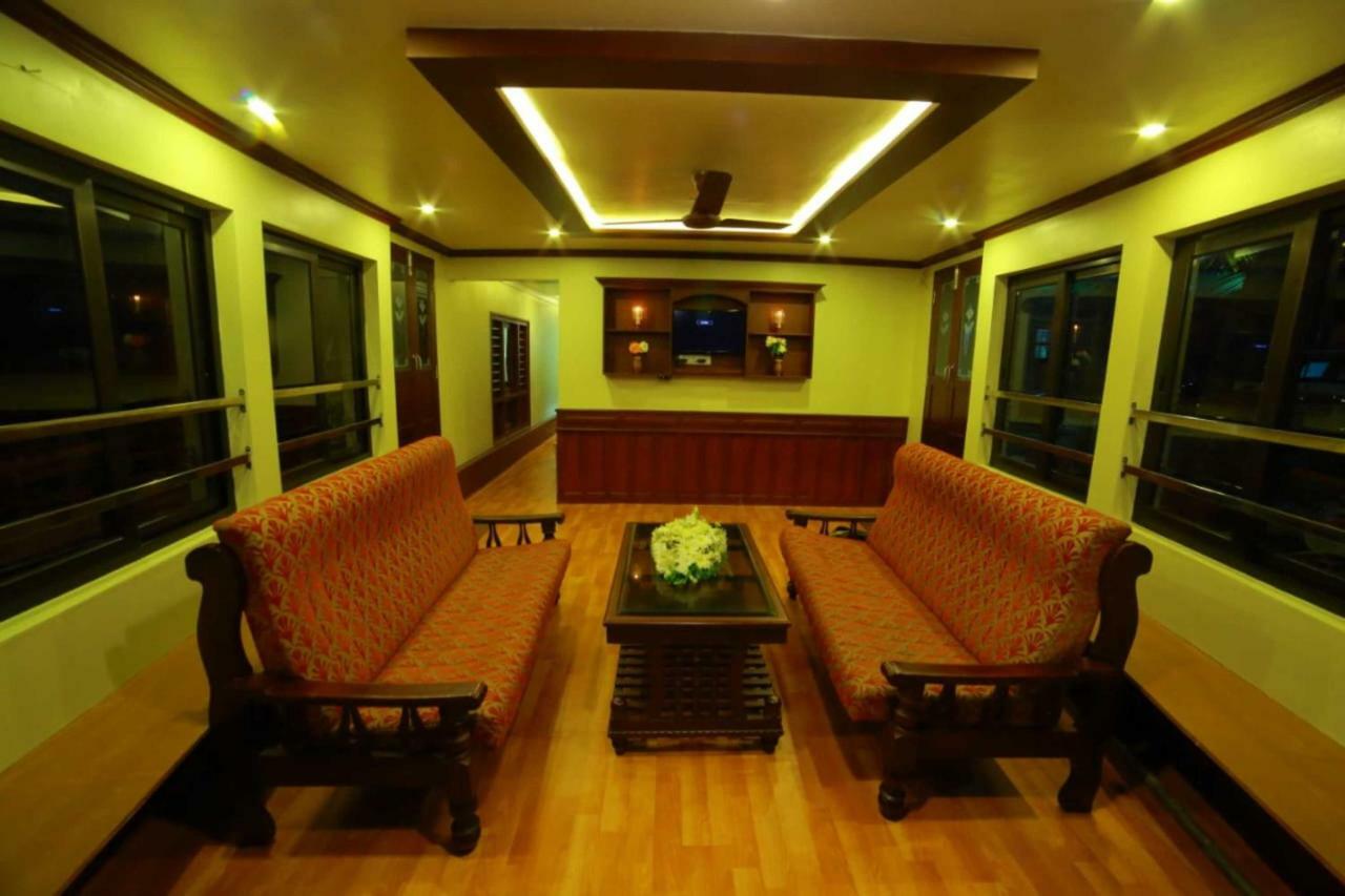 Готель Cosy Premium Houseboats Alappuzha Екстер'єр фото