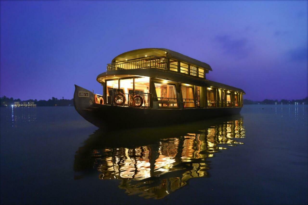 Готель Cosy Premium Houseboats Alappuzha Екстер'єр фото